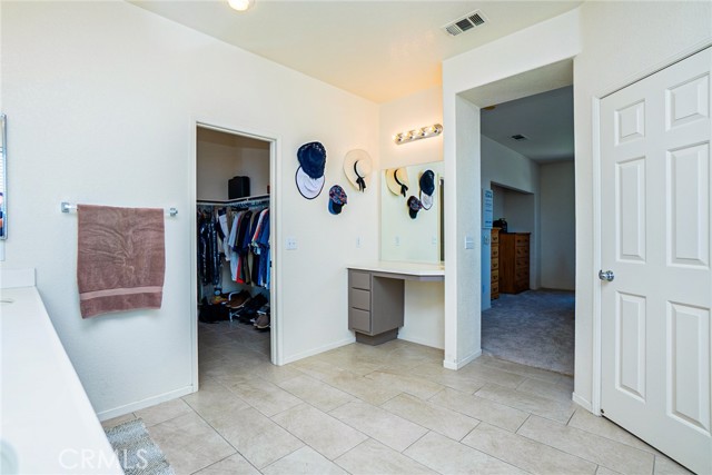 15138 Holiday Drive, Fontana CA: https://media.crmls.org/medias/6373e8a0-e7d5-49a9-a435-096bb9b3df99.jpg