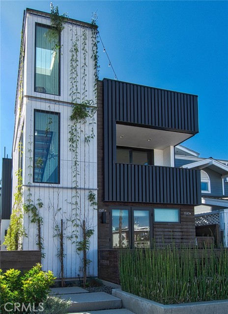 Front Image Thumbnail for CROC26067939