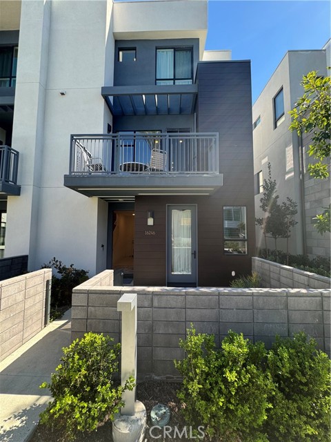 Front Image Thumbnail for CROC26016547