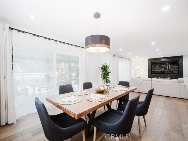 23664 Community Street, West Hills CA: https://media.crmls.org/medias/6374b477-2c12-4ce5-878e-f892c5c9311a.jpg