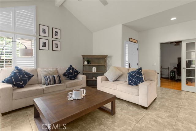 6118 E Garnet Circle, Anaheim CA: https://media.crmls.org/medias/637533ad-498f-4d08-9c76-1674776e1d27.jpg
