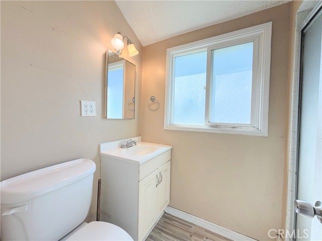 Detail Gallery Image 6 of 17 For 10360 Haskell, Granada Hills,  CA 91344 - 3 Beds | 2 Baths