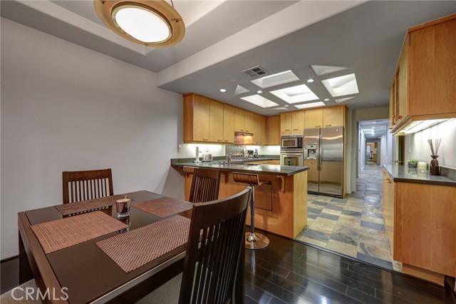 12841 Bloomfield Street, Studio City CA: https://media.crmls.org/medias/63764562-a31c-45ff-8047-185b49586974.jpg