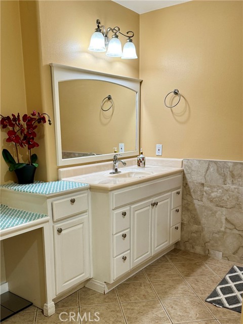 Detail Gallery Image 8 of 10 For 11101 Faye Ave, Garden Grove,  CA 92840 - 3 Beds | 2 Baths