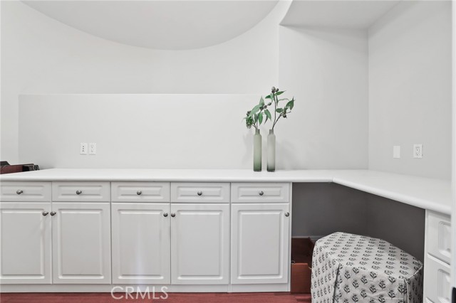 20 Cherry Hills Lane, Newport Beach CA: https://media.crmls.org/medias/63767ea0-0257-4f9f-87f4-dd2b9e7b601b.jpg