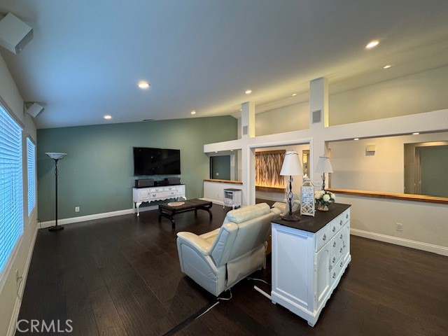 Detail Gallery Image 9 of 47 For 307 Appleby St, Corona,  CA 92881 - 4 Beds | 3/1 Baths