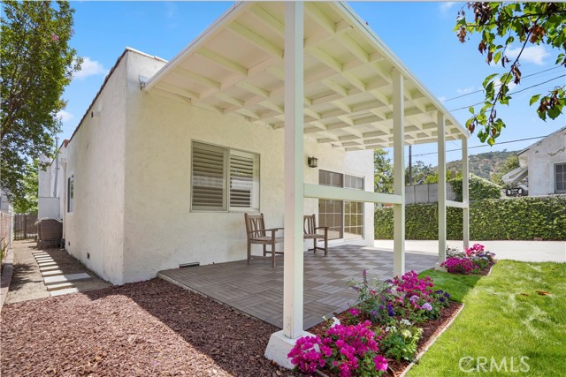 1715 Glorietta Avenue, Glendale CA: https://media.crmls.org/medias/63771f97-3eb3-42bd-882e-e2ba171b743c.jpg