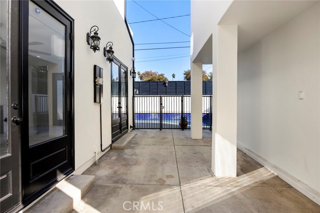 3834 Dublin Avenue, Los Angeles, California 90008, 5 Bedrooms Bedrooms, ,4 BathroomsBathrooms,Single Family Residence,For Sale,Dublin,OC23214489