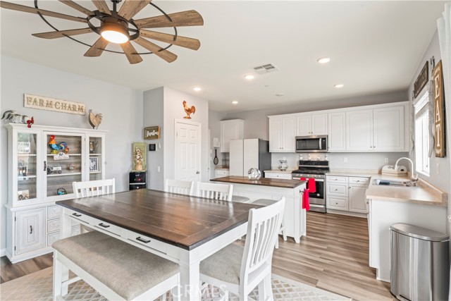 Detail Gallery Image 10 of 49 For 695 Poo Ish, San Jacinto,  CA 92582 - 6 Beds | 3/1 Baths