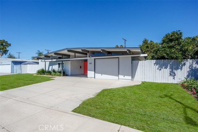 1747 N Shaffer N Street, Orange CA: https://media.crmls.org/medias/637a940c-c853-4d79-9160-98025421542c.jpg
