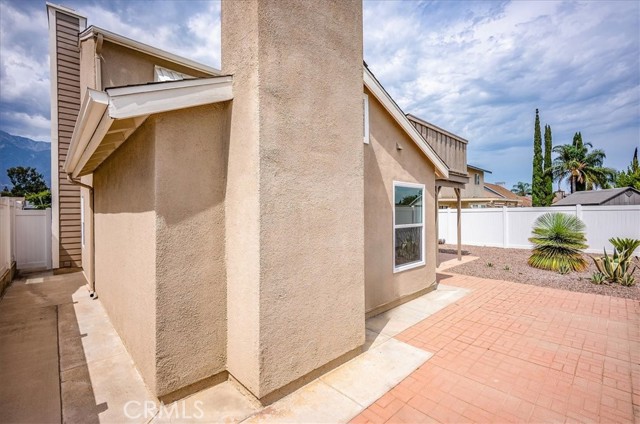 10627 Wildrose Drive, Rancho Cucamonga CA: https://media.crmls.org/medias/637aa416-4b97-42f0-bd73-dc157e0289c1.jpg