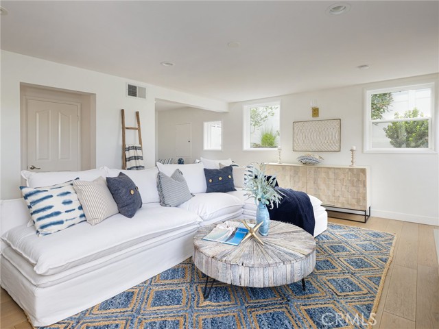 237 Via Los Miradores, Redondo Beach CA: https://media.crmls.org/medias/637ad163-e620-4621-95ad-f98ad00422b6.jpg