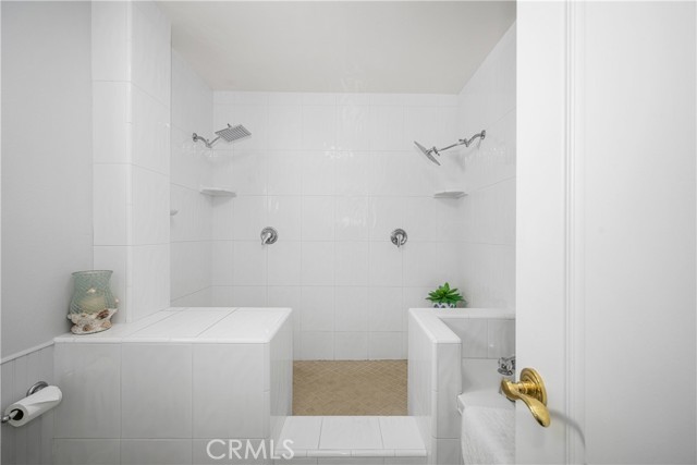 Image 35 of 72 For 1713 Electric Avenue