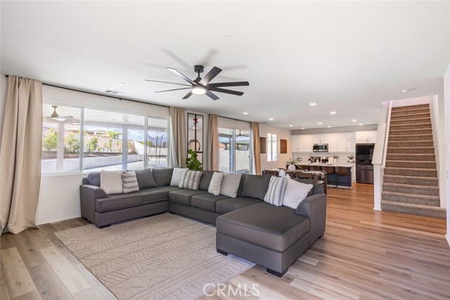 Detail Gallery Image 4 of 22 For 12913 Tehachapi St, Hesperia,  CA 92344 - 4 Beds | 3 Baths