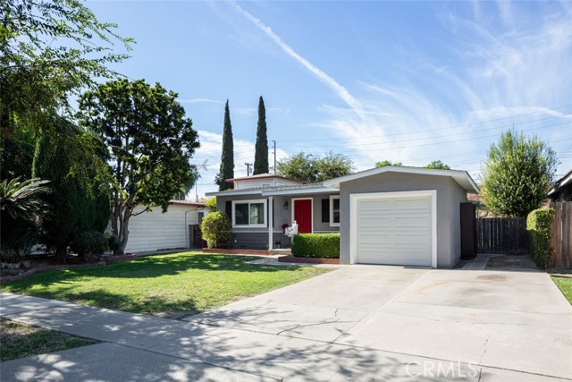 Detail Gallery Image 3 of 25 For 2021 W Jacaranda Pl, Fullerton,  CA 92833 - 3 Beds | 1 Baths