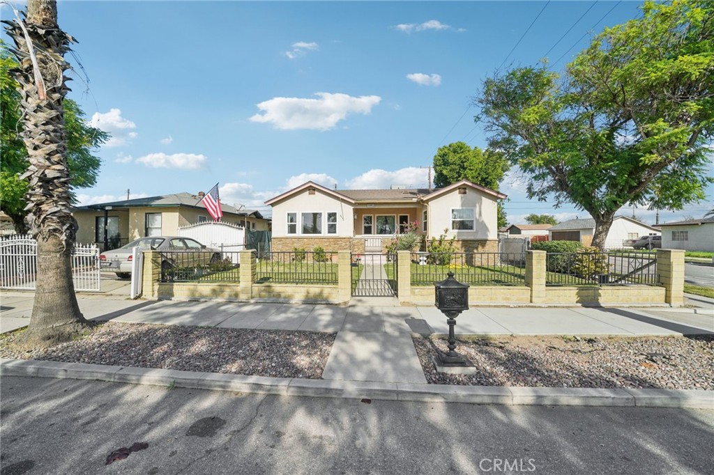 1002 N Florence Avenue