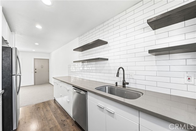 Detail Gallery Image 9 of 20 For 7135 Coldwater Canyon Ave #16,  North Hollywood,  CA 91605 - 2 Beds | 1 Baths