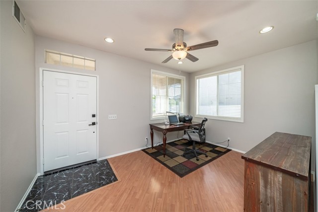 Detail Gallery Image 9 of 46 For 22588 Silver Dollar, Corona,  CA 92883 - 3 Beds | 2/1 Baths