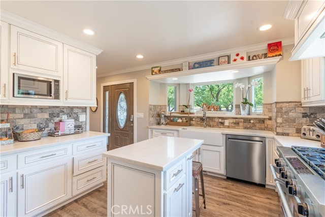 Detail Gallery Image 6 of 38 For 1610 Lyle Ln, Paso Robles,  CA 93446 - 5 Beds | 3/1 Baths