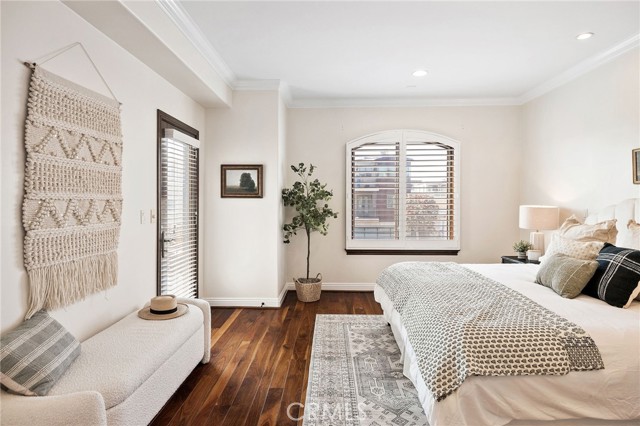 424 Marine Avenue, Manhattan Beach CA: https://media.crmls.org/medias/637fe0fd-1d2d-4a7f-a12f-37f6d9344420.jpg
