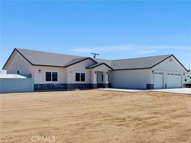 11515 Tamarisk Avenue, Hesperia CA: https://media.crmls.org/medias/63807cc9-3f1e-4bc2-be24-35bc002bd1e1.jpg