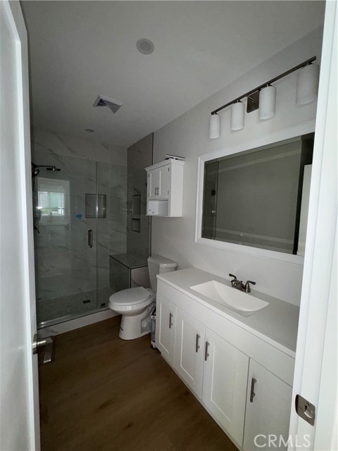 33 Willow Tree Lane, Irvine CA: https://media.crmls.org/medias/6380f505-8dce-4e7e-88c4-6763874f3fbe.jpg