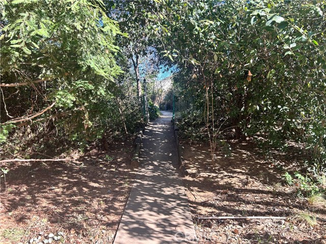 Detail Gallery Image 11 of 26 For 35780 Eureka Ave, Yucaipa,  CA 92399 - 6 Beds | 3 Baths