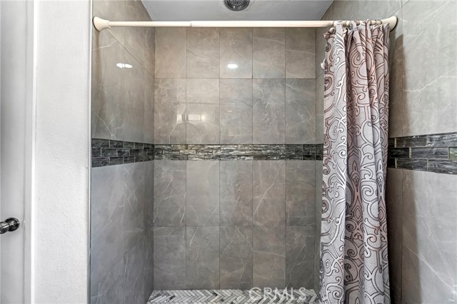 16474 Karen Road, Madera CA: https://media.crmls.org/medias/63824036-a6f0-4fb7-ad1d-2ddce23edd6d.jpg