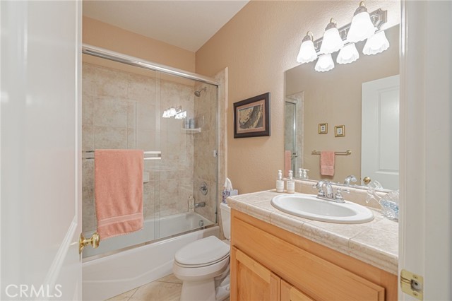 Image 17 of 72 For 2534 Desert Rose Drive