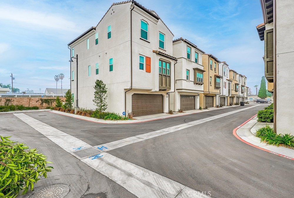 1676 W Rhombus Lane, Anaheim, CA 92802