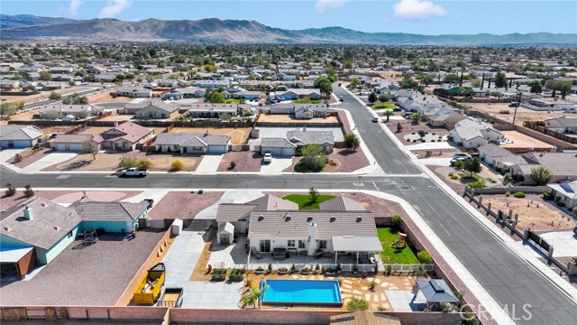 21152 Reliance, Apple Valley CA: https://media.crmls.org/medias/63837afe-a911-4cfa-bc3f-1e4b21d69a3d.jpg