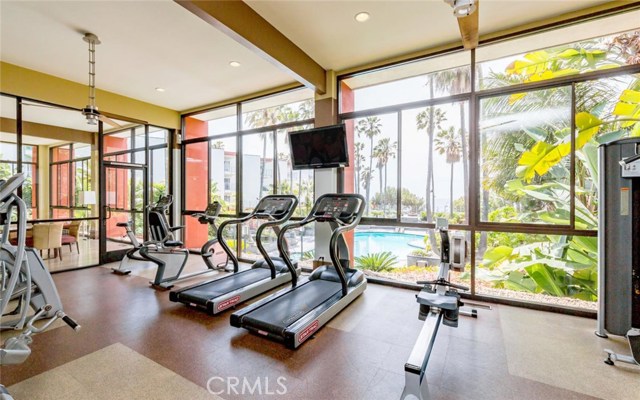 610 The Village, Redondo Beach, California 90277, 1 Bedroom Bedrooms, ,1 BathroomBathrooms,Residential,Sold,The Village,SB17270104