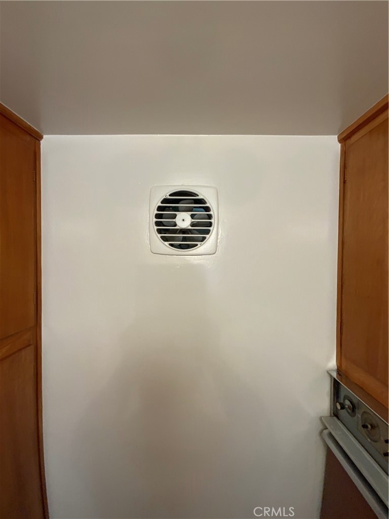 https://media.crmls.org/medias/6383b679-d618-4f0d-8513-cb4e090b81ae.jpg?preset=X-Large
