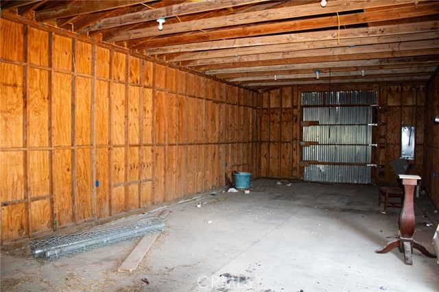 33633 Old Woman Spring Rd, Lucerne Valley CA: https://media.crmls.org/medias/638421d2-f5a1-425d-834e-187abf423e88.jpg