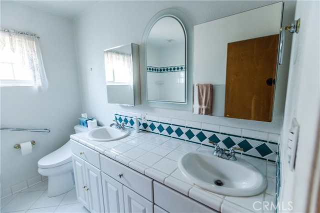 3915 Dwight Way, San Bernardino CA: https://media.crmls.org/medias/6384609e-c5c8-49a5-914d-d716c39e7ca7.jpg