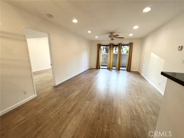 Detail Gallery Image 11 of 71 For 22100 Burbank Bld 130c,  Woodland Hills,  CA 91367 - 2 Beds | 2 Baths