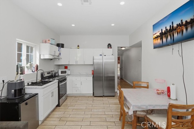 Detail Gallery Image 11 of 30 For 245 Commercial Ave, Riverside,  CA 92507 - 3 Beds | 1 Baths