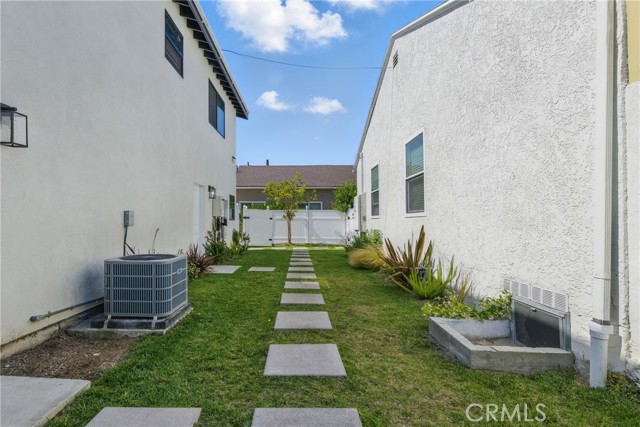 17017 #B Crenshaw Boulevard, Torrance CA: https://media.crmls.org/medias/6384e7f6-3873-477b-851d-c705c7919088.jpg