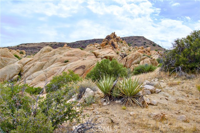 Detail Gallery Image 45 of 52 For 5051 Chapparosa Rd, Pioneertown,  CA 92268 - – Beds | – Baths