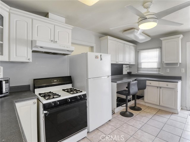 Detail Gallery Image 6 of 19 For 430 2nd, San Pedro,  CA 90731 - 3 Beds | 2 Baths