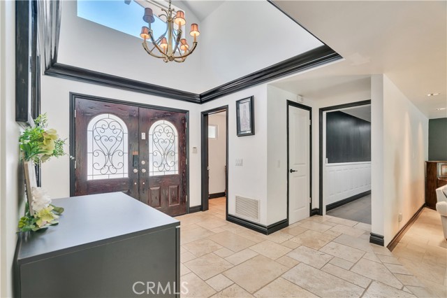 Detail Gallery Image 6 of 44 For 5067 Arundel Drive, Woodland Hills,  CA 91364 - 5 Beds | 4/1 Baths