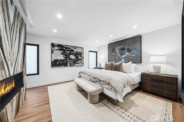 1264 Ozeta Terrace, West Hollywood CA: https://media.crmls.org/medias/63871ff6-1f1d-404b-a209-678a8b5633a0.jpg