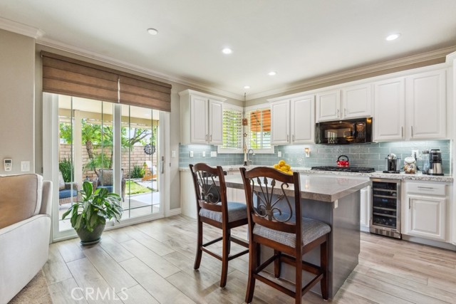Detail Gallery Image 6 of 42 For 23023 via Moraga, Moreno Valley,  CA 92557 - 4 Beds | 3 Baths