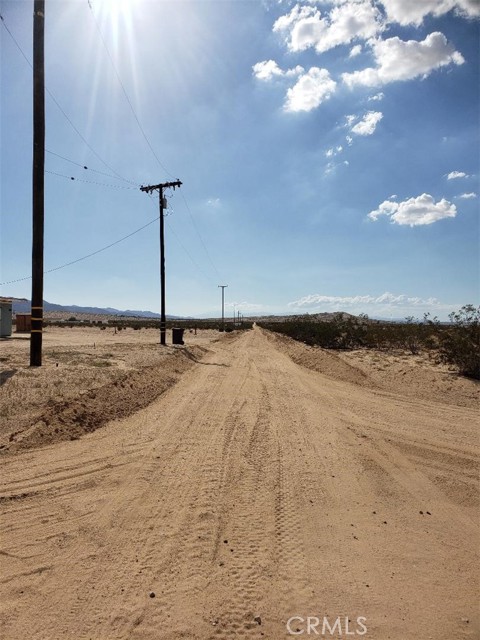 Detail Gallery Image 5 of 8 For 76938 Two Mile Rd, Twentynine Palms,  CA 92277 - – Beds | – Baths