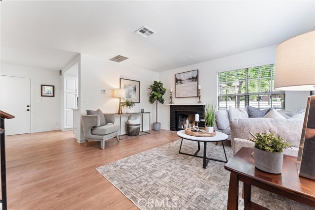 2514 Monte Carlo Drive, Santa Ana CA: https://media.crmls.org/medias/6388e37f-ee5e-4f55-8395-fd7888cbb8e1.jpg