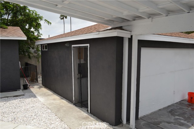 11068 Penrose, Sun Valley CA: https://media.crmls.org/medias/638b84e4-ca6f-4156-9029-798ab2775413.jpg