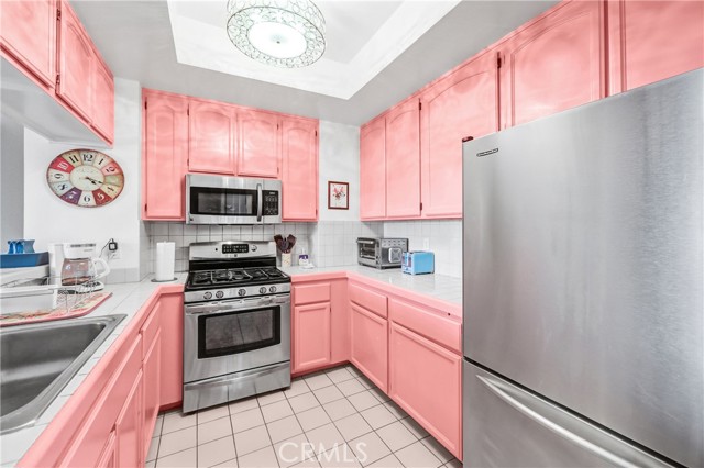 Detail Gallery Image 5 of 9 For 508 Glenwood #305,  Glendale,  CA 91202 - 2 Beds | 2 Baths