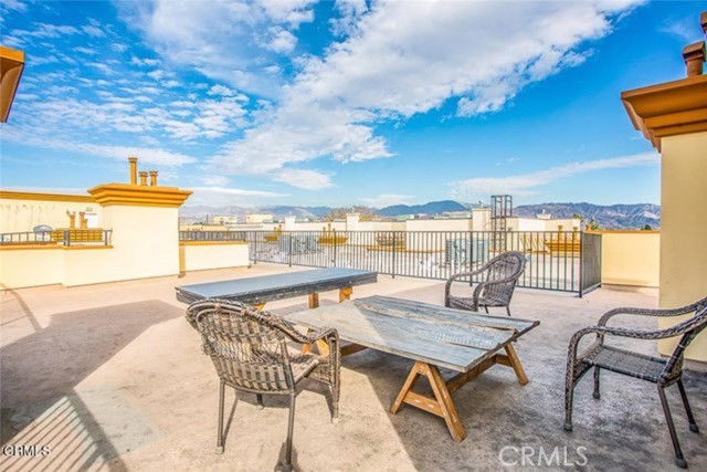 6938 Laurel Canyon Boulevard, North Hollywood CA: https://media.crmls.org/medias/638c043b-1605-4c5c-b333-69e8d84d0f74.jpg