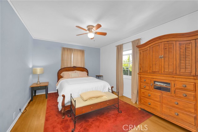 929 E Marshall Place, Long Beach CA: https://media.crmls.org/medias/638c5661-1d29-48be-a48c-fd06f1e122d8.jpg