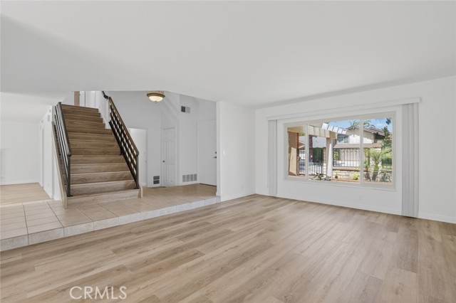 14652 Devonshire Avenue, Tustin CA: https://media.crmls.org/medias/638cd92d-720d-4f60-81ed-ec712034afc5.jpg